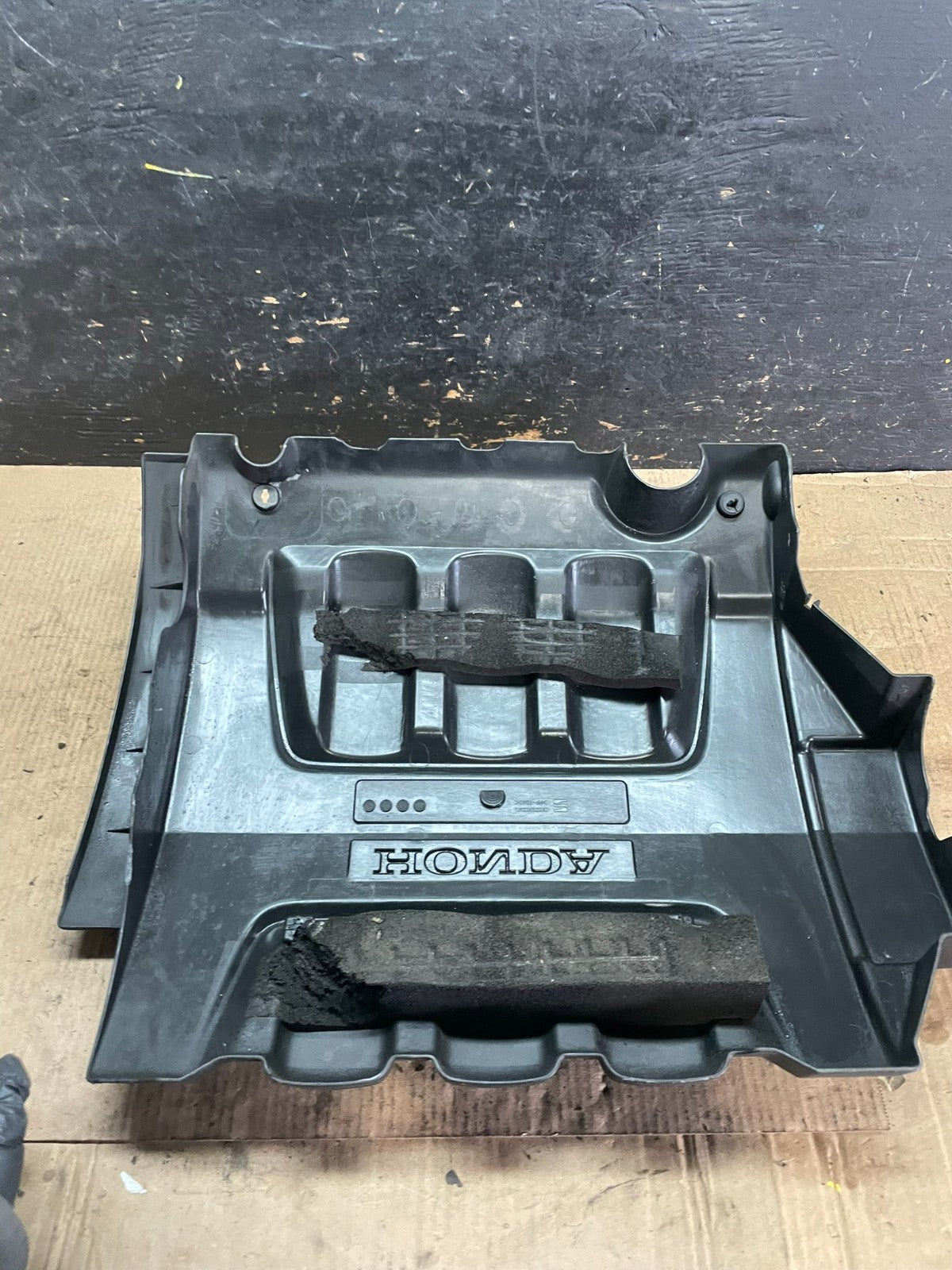 2005 to 2007 Honda Odyssey Black Engine Cover OEM T0278 DG4