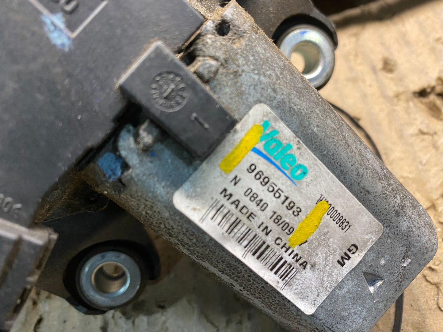 2013 to 2020 Buick Encore Windshield Rear Wiper Motor X4634 DG6