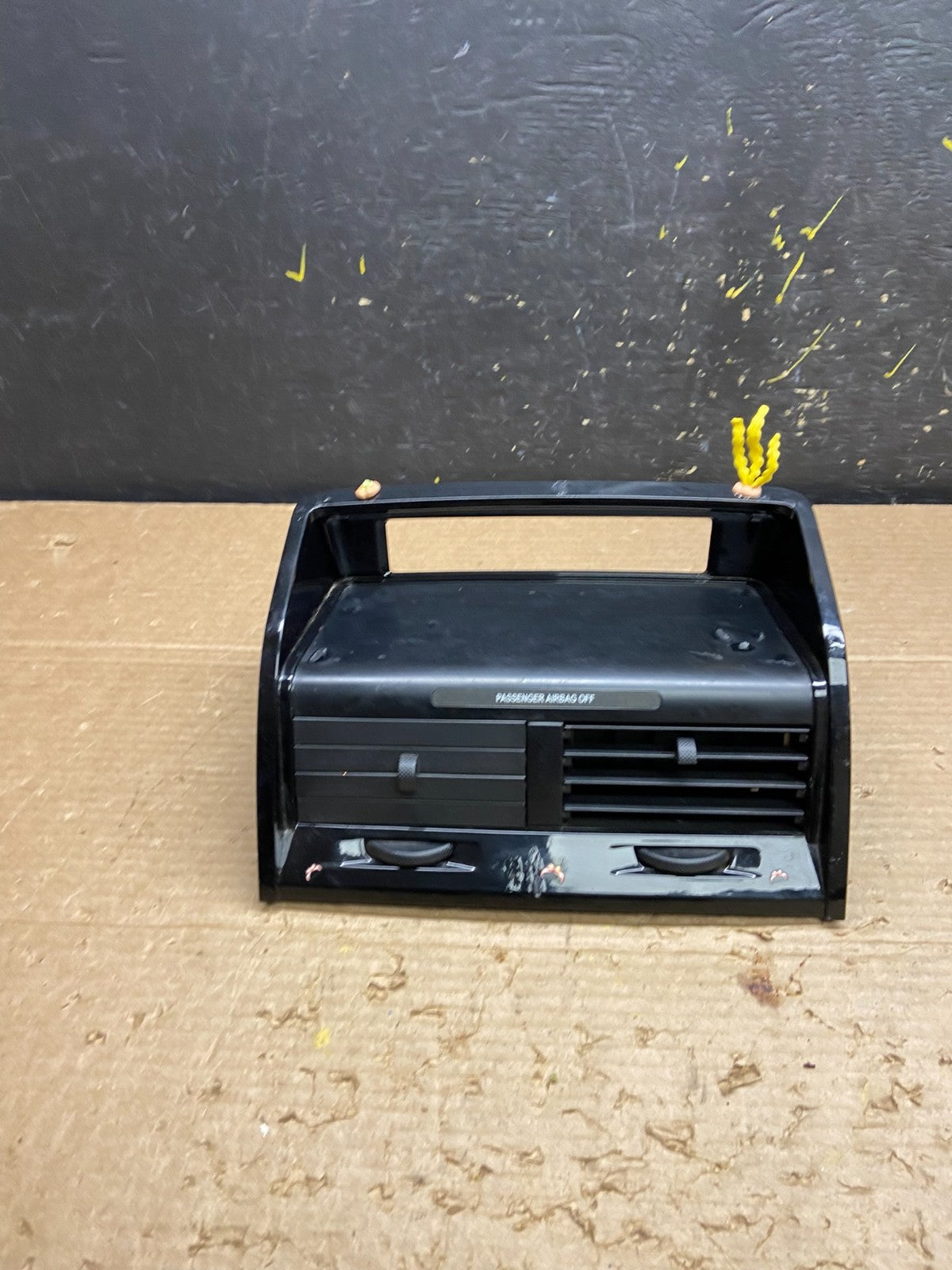 2008 to 2012 Ford Escape Center Dash Air Vent Panel Bezel Trim w1977 DG0