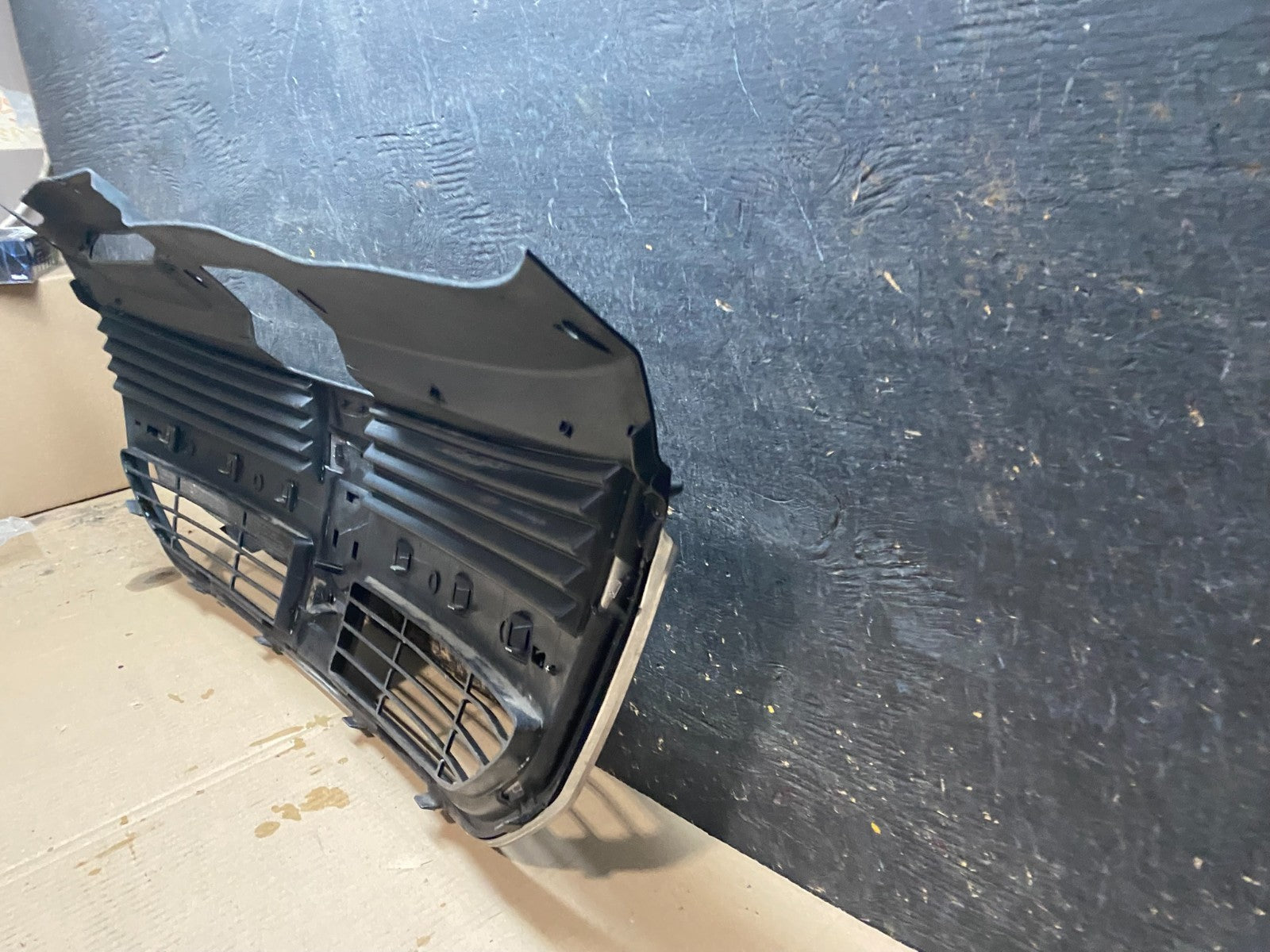 2009 to 2010 Dodge Journey Chrome Front Upper Grill Grille OEM X3056 DG4