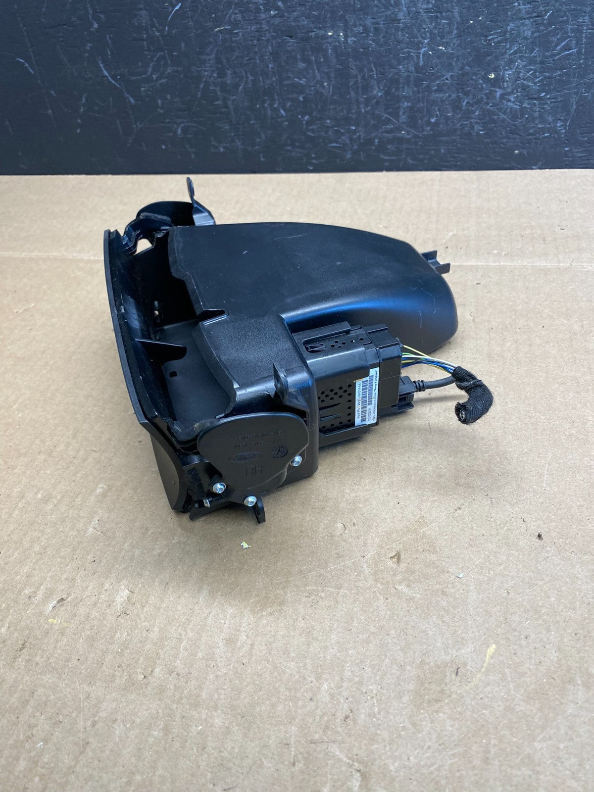 2015 to 2018 Ford Edge Center Console Storage Tray AC6186 DG3