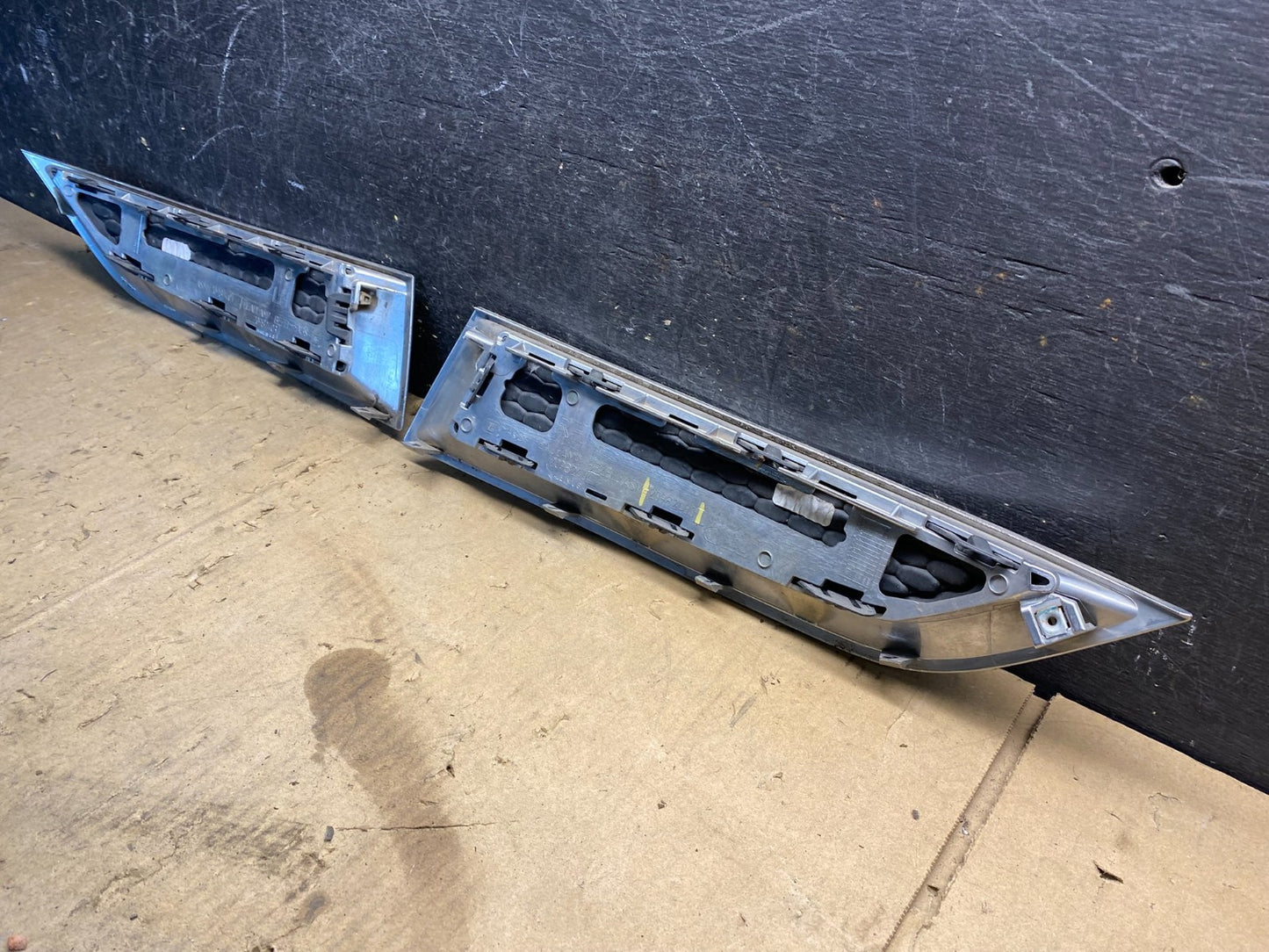 2013 2014 2015 GMC Acadia Front Left+Right Set Grille Bezel Bumper Oem X0381 DG6