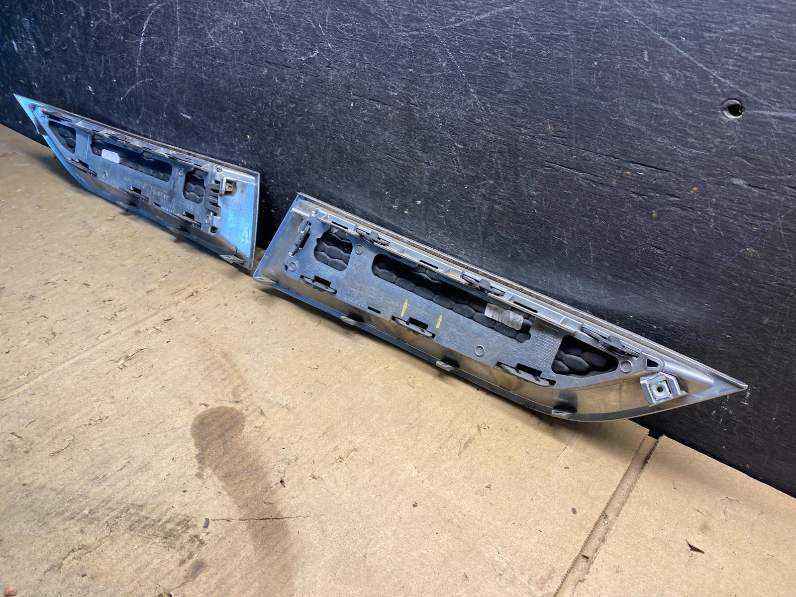 2013 2014 2015 GMC Acadia Front Left+Right Set Grille Bezel Bumper Oem X0381 DG6