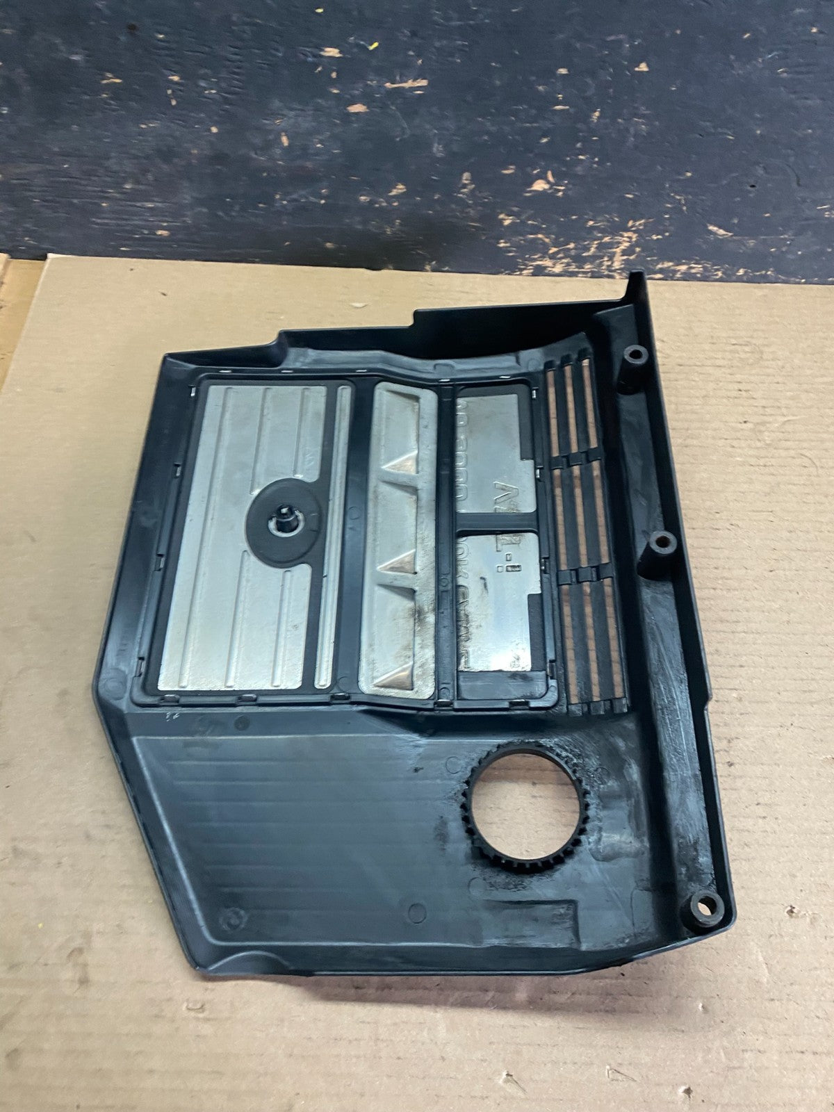 2000 to 2004 Toyota Sienna Highlander 3.0L  Top Engine Cover Lid OEM S1233 DG6