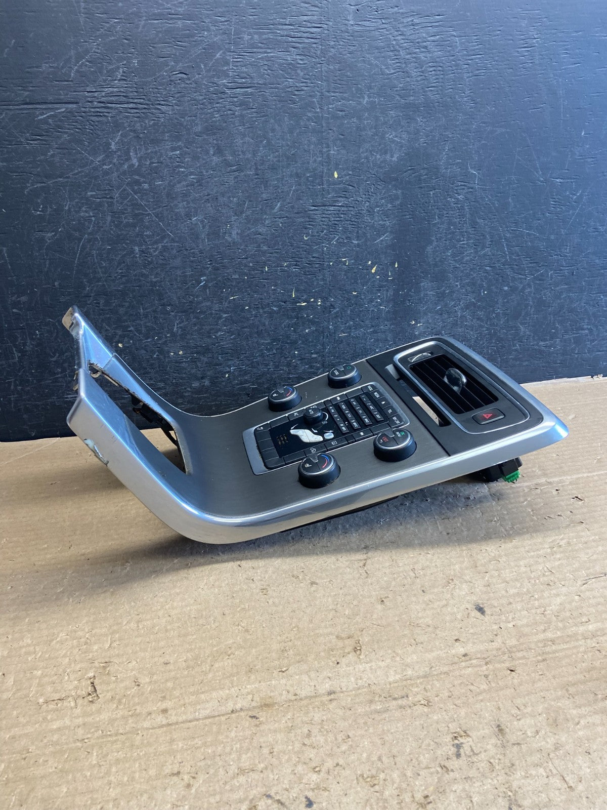 2011-2018 Volvo S60 Climate Control Radio Bezel Panel Trim AH5138 DG2