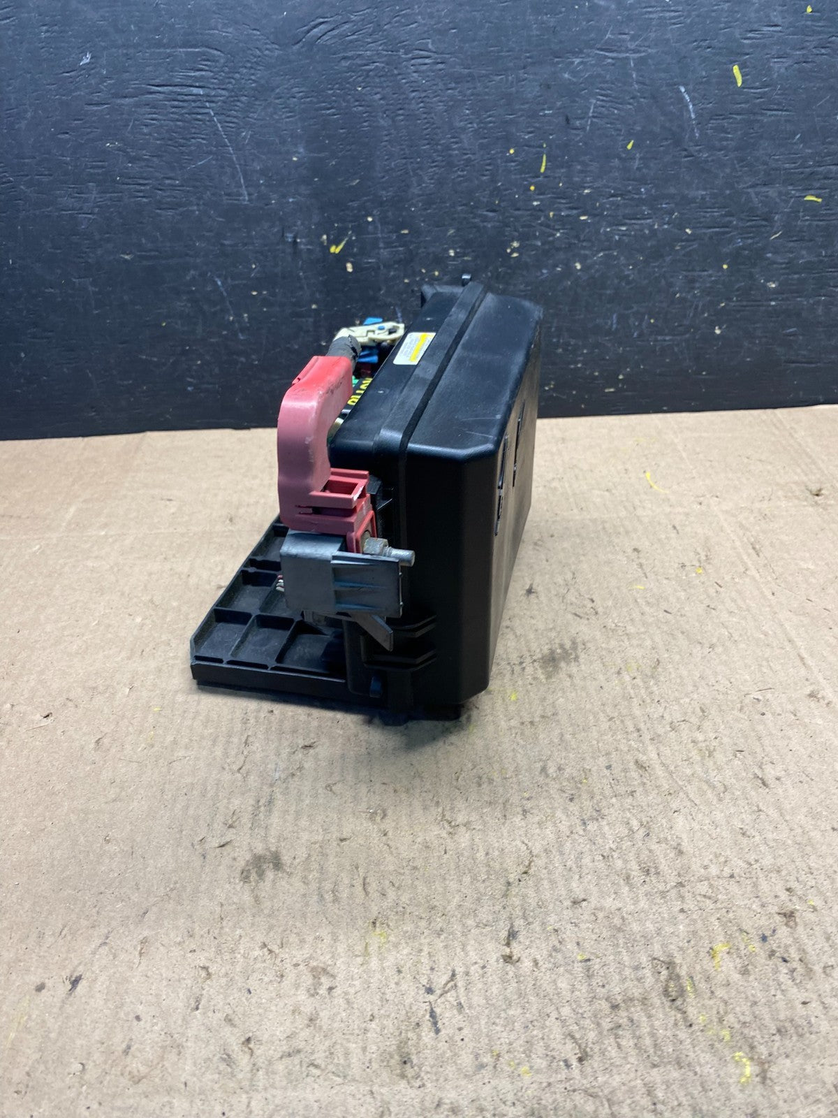 2008 Chrysler 300 Charger Totally Integrated Power Module Fuse Box TIPM R8496 DG2