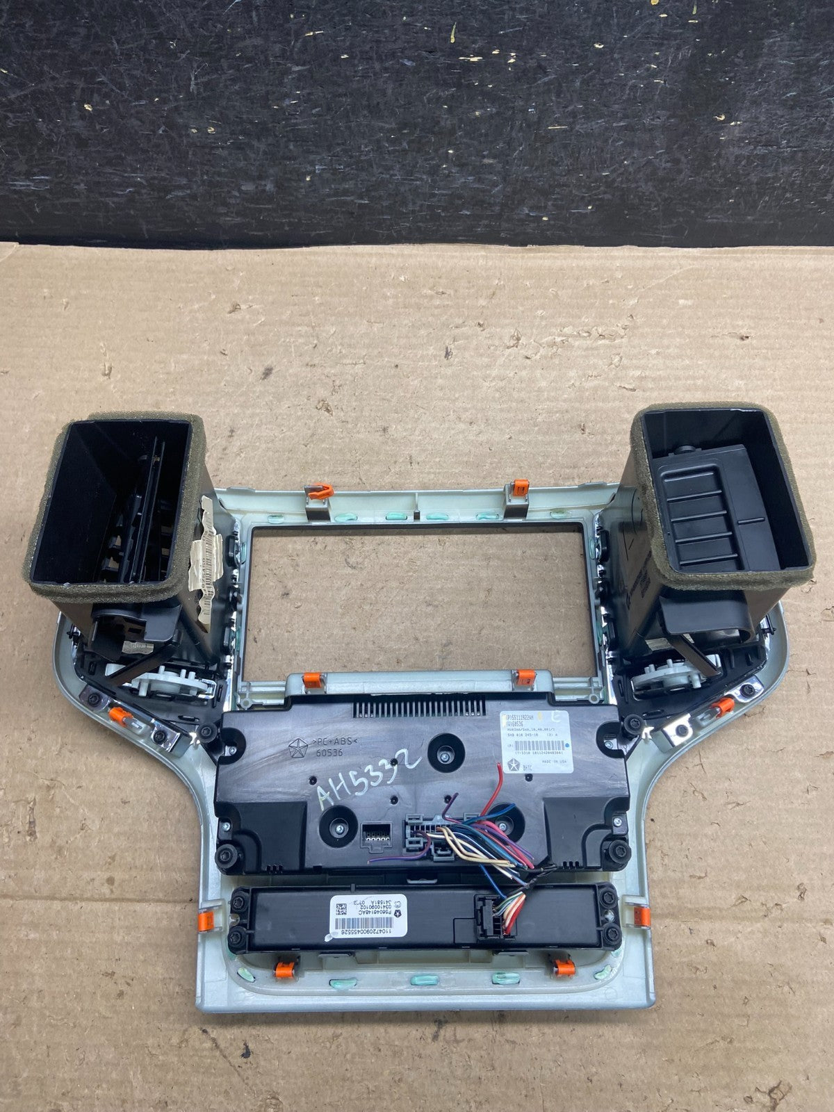 2011-2013 Jeep Grand Cherokee Center Radio Climate Control Bezel Vent AH5332 DG5