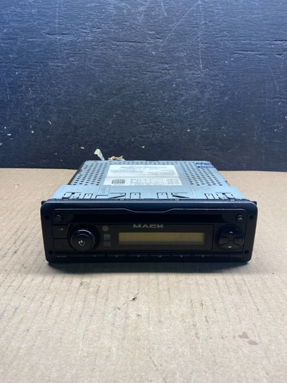 Mack Pinnacle CXU613 Radio for a 2014 Mack CXU613 AH18150
