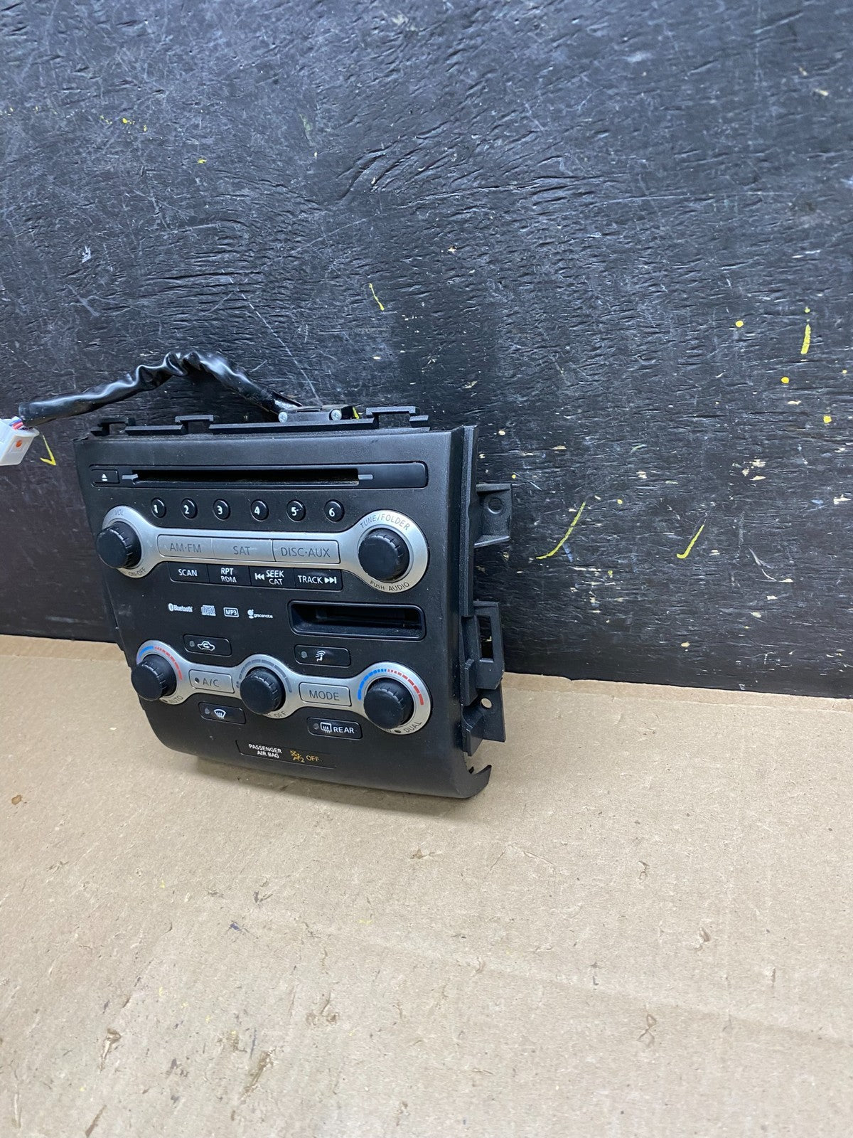 2009 - 2010 Nissan Murano AM FM Radio CD Climate Control Panel u4809 DG2