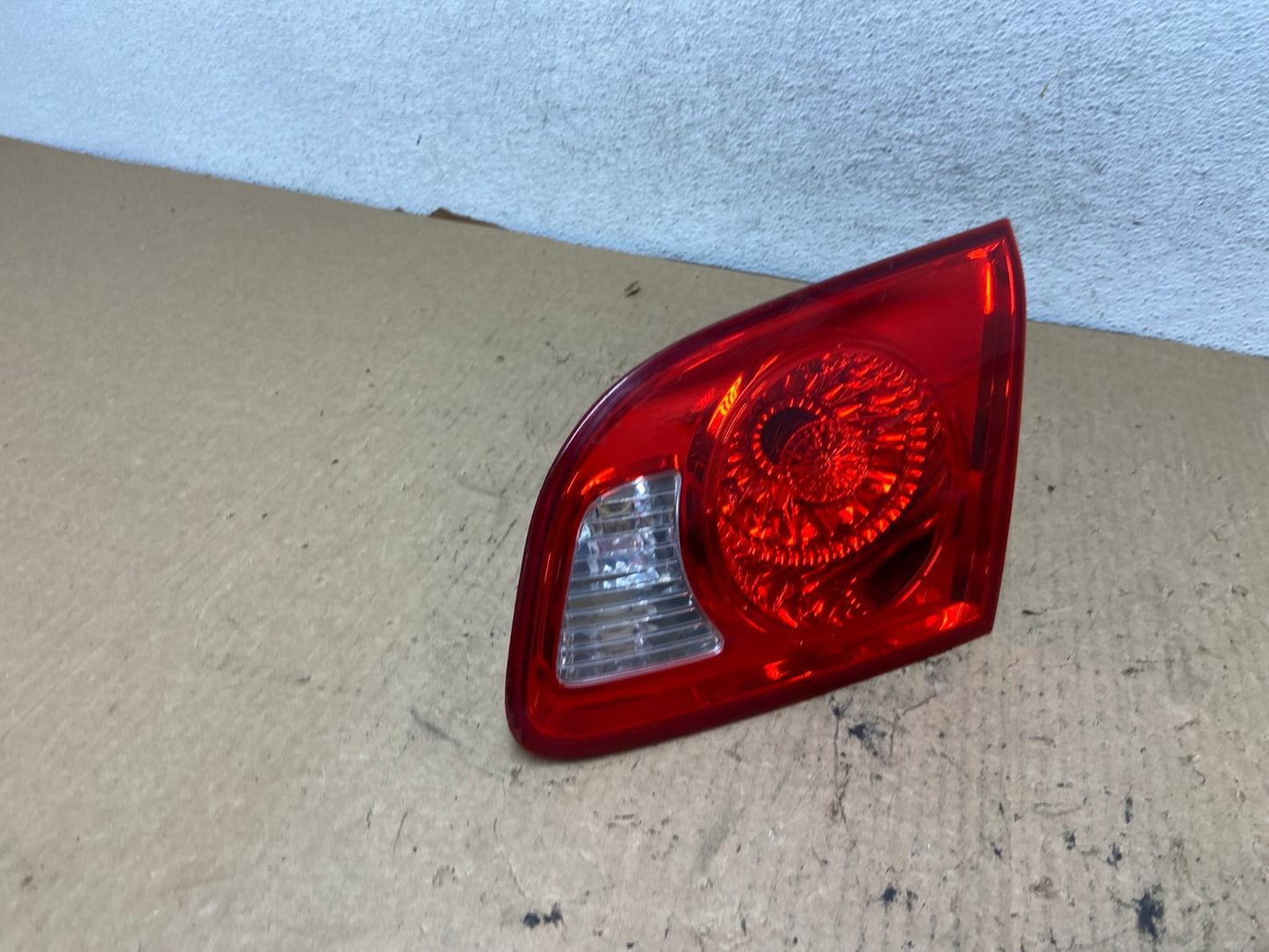 2007 2008 2009 Hyundai Santa Fe Right Passenger Tail Light Inner AG3280 LK2
