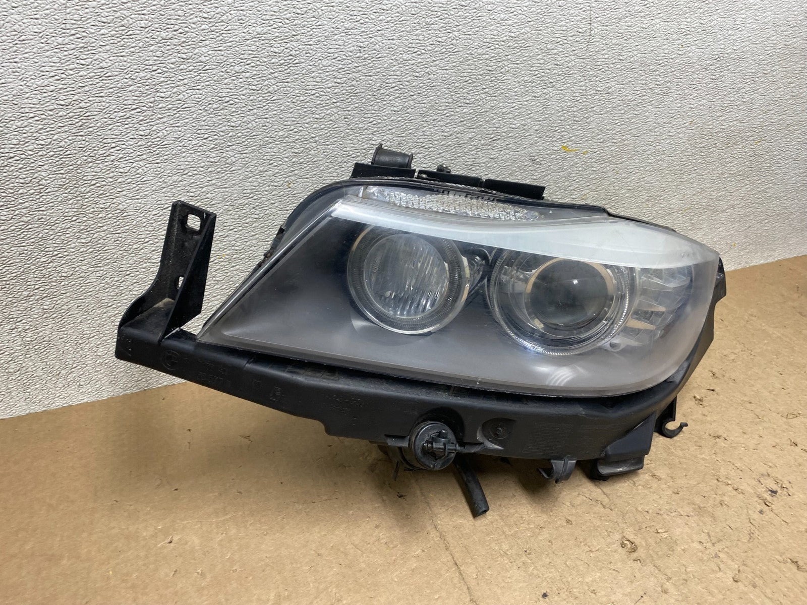2009-2011 Bmw 3 Series 328i 4/D Sedan Left Driver Headlight Xenon OEM W9324 DG2
