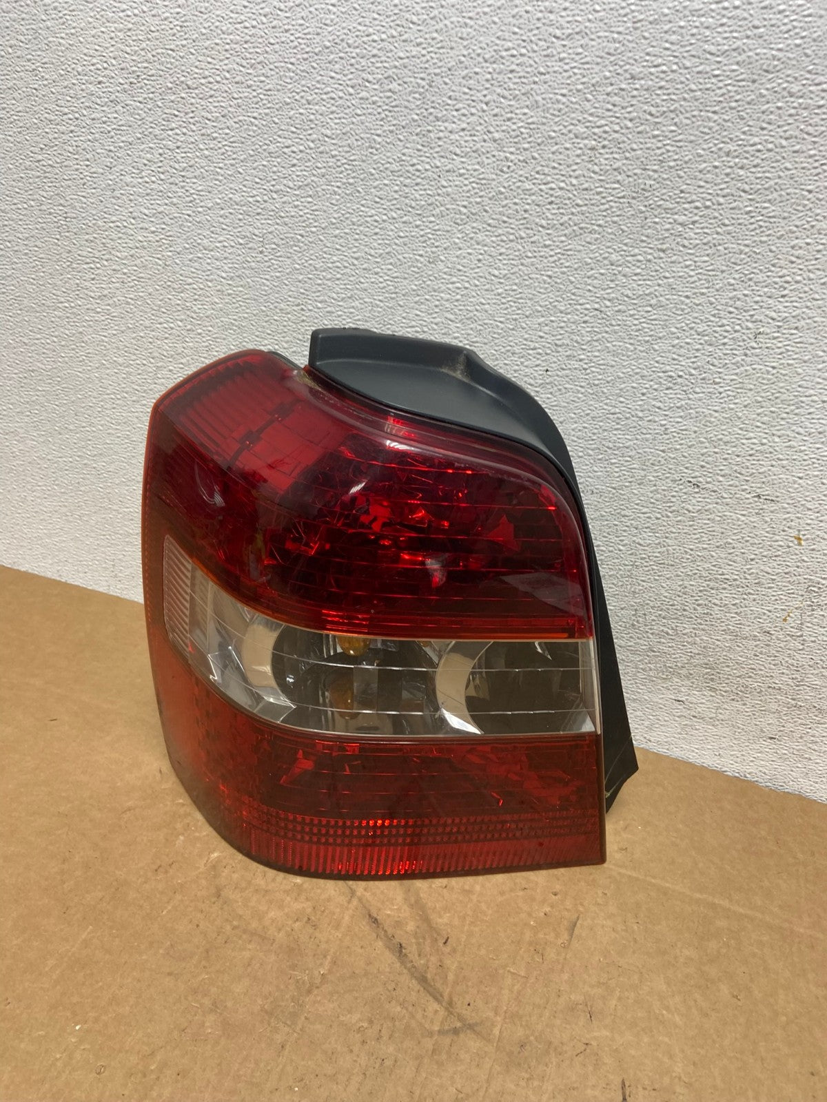 2004-2007 Toyota Highlander Left Driver LH Side Tail Light AD6160 LK0