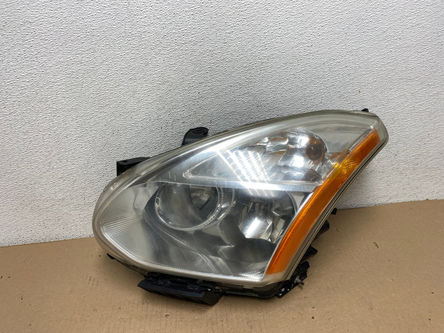 2008 to 2013 Nissan Rogue Left Driver LH Halogen Headlight AF3046 LK0