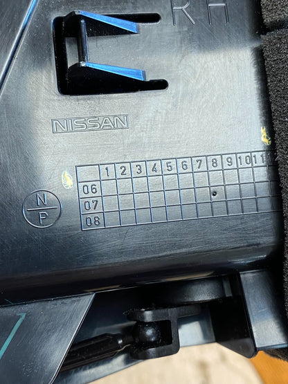 2009 - 2012 Infiniti G35 G37 Radio Player Screen Panel Bezel AJ1626 DG4