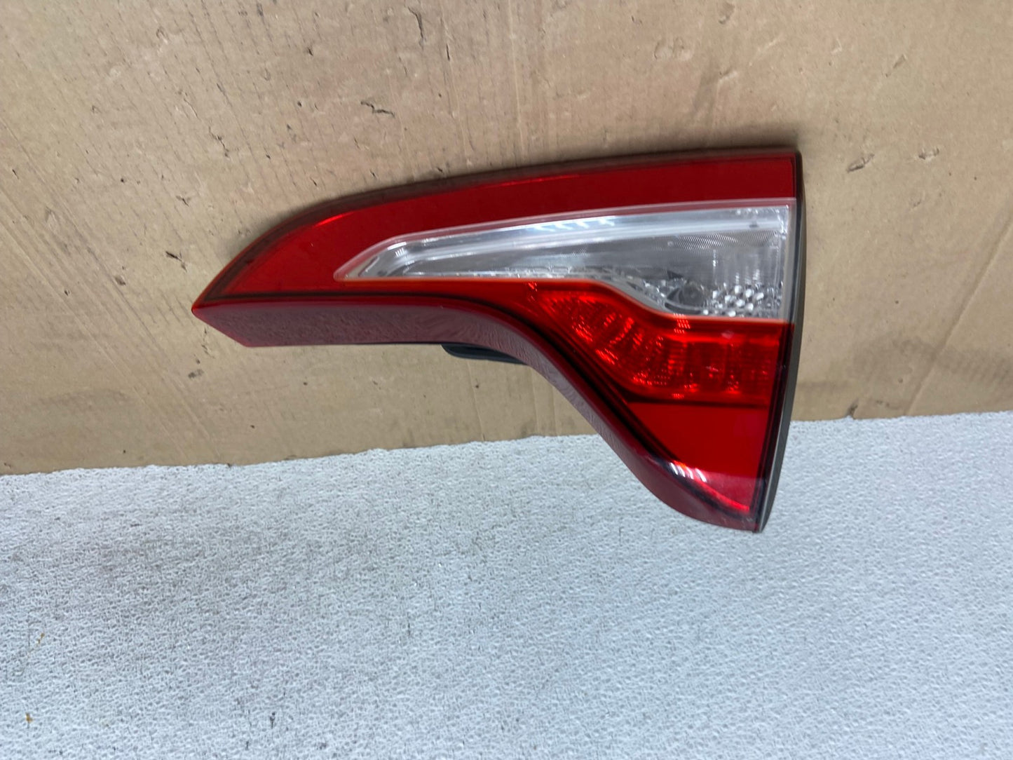 2014 - 2015 Kia Sorento SX Right Passenger Side Inner Tail Light AE9145 LK0
