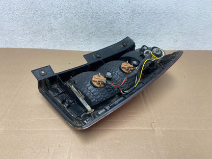2007 to 2010 Kia Sedona Left Driver LH Side Tail Light AE4839 LK7