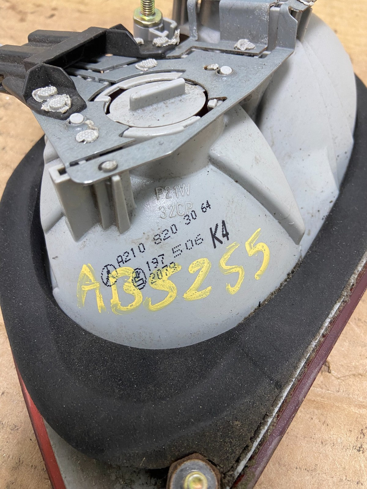 1996 - 1999 Mercedes-Benz E W210 E320 Right Passenger Inner Tail Light AB5255 L5