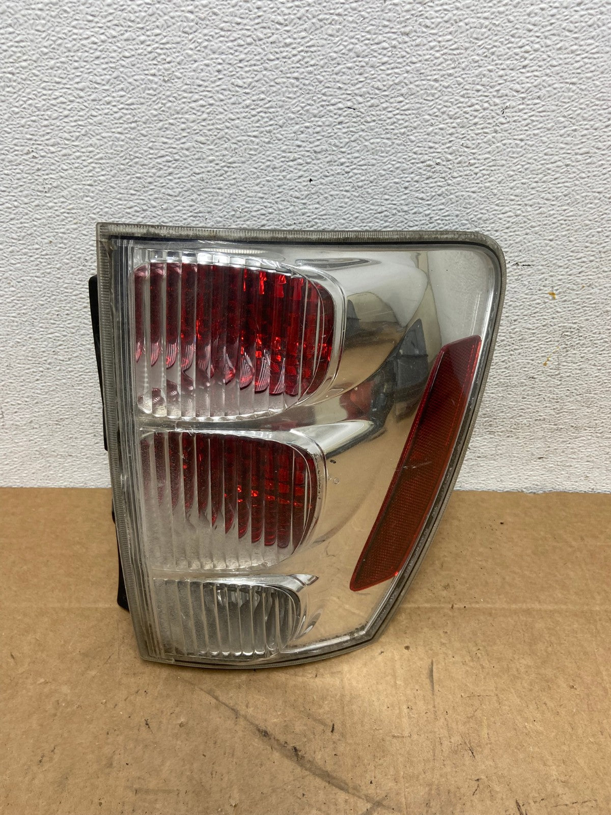2005 to 2008 Chevrolet Equinox Right Passenger Rh Side Tail Light AD6124 LK0