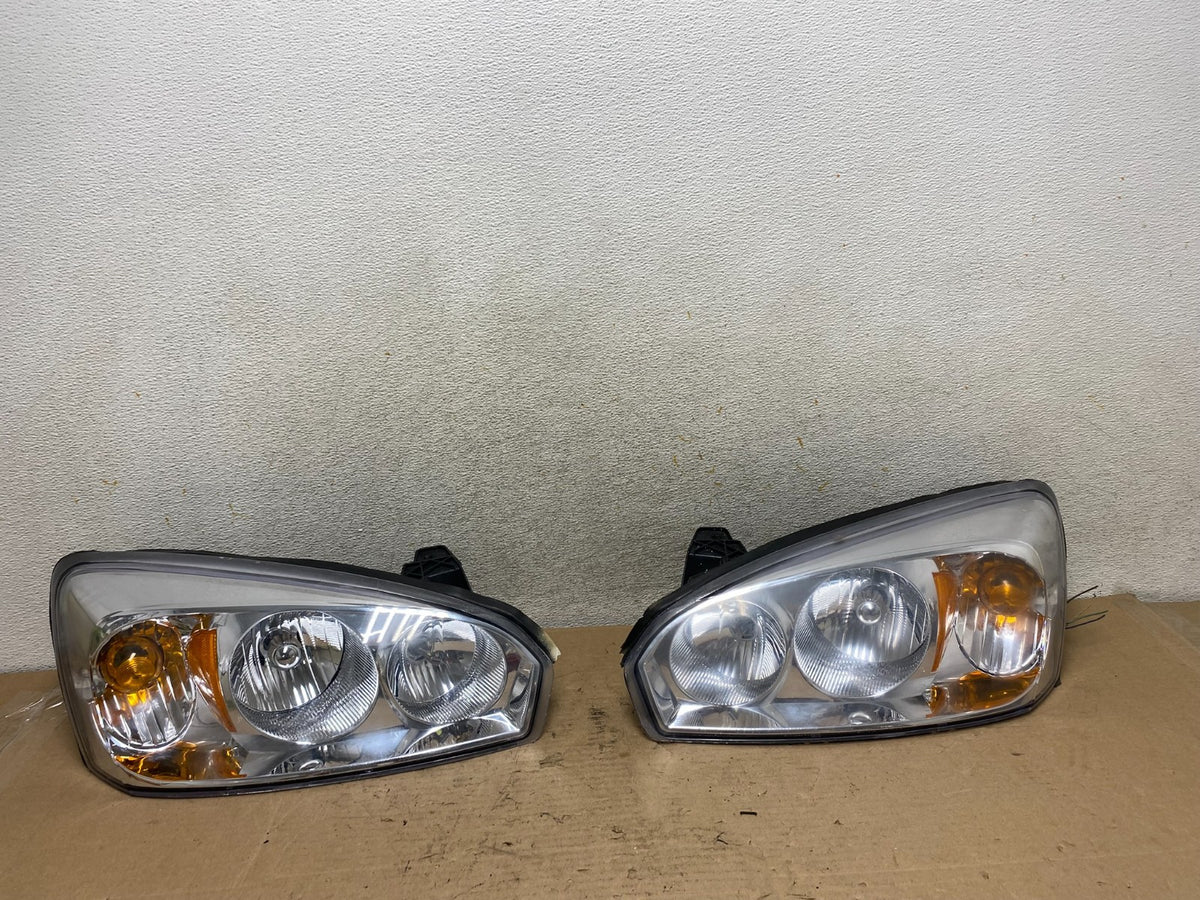 2004 to 2007 Chevrolet Malibu Left+Right Set Headlights AI0904 DW0