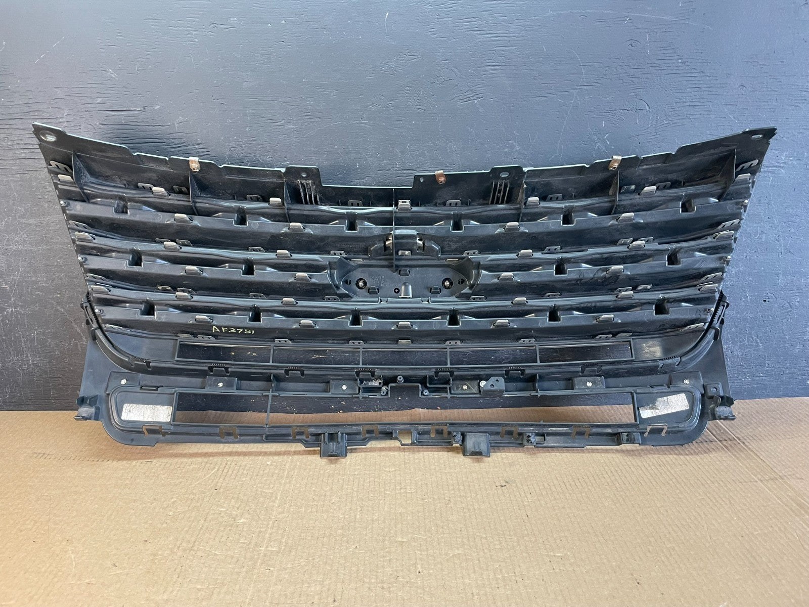 2016 2017 2018 Ford Explorer Upper Front Grill Grille AF3751 DG3