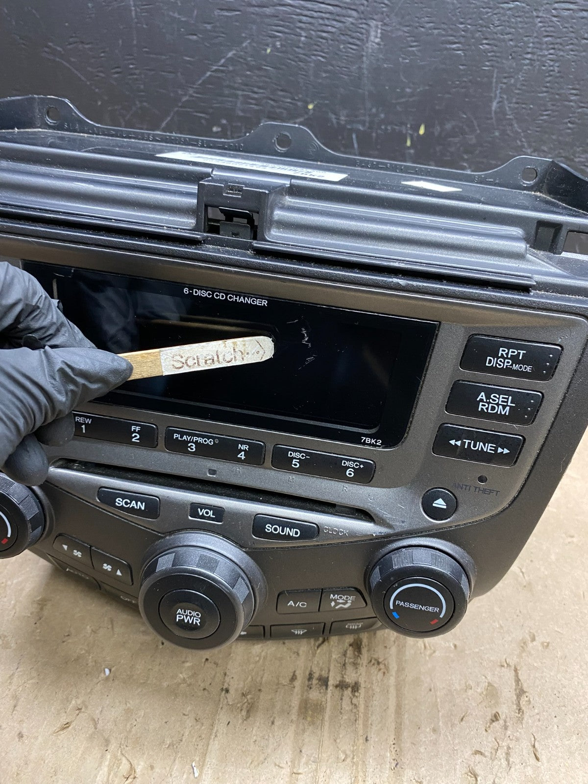 2003 to 2007 Honda Accord Radio CD Player Climate Control Switch AB9095 DG1