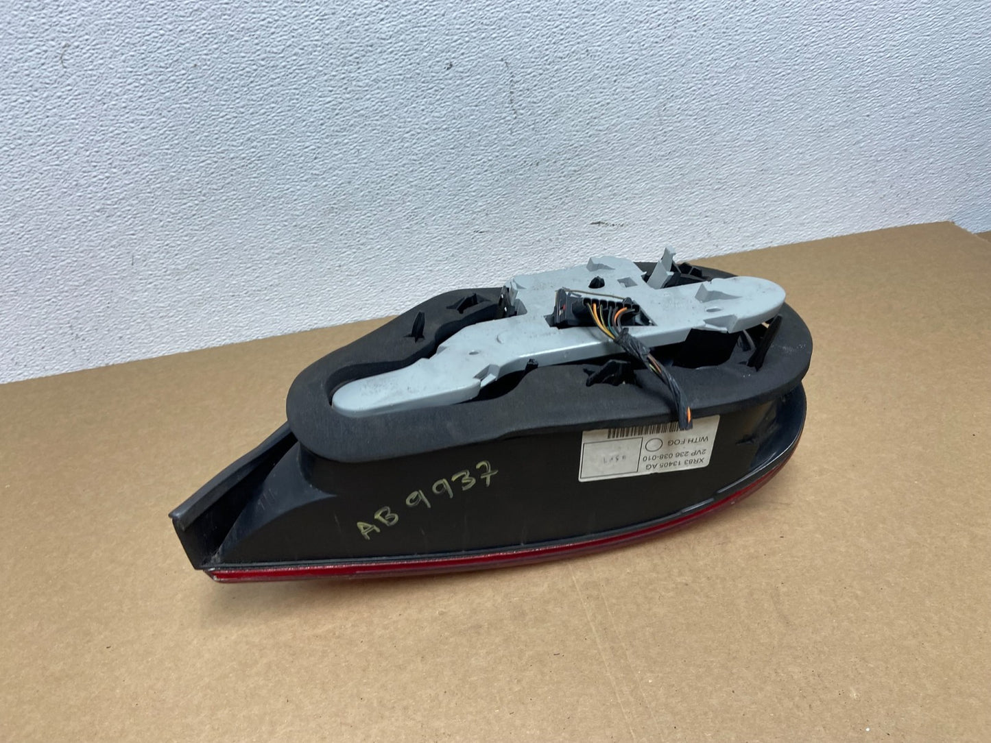 2000 to 2004 Jaguar S-Type Left Driver LH Side Tail Light AB9937 DW5