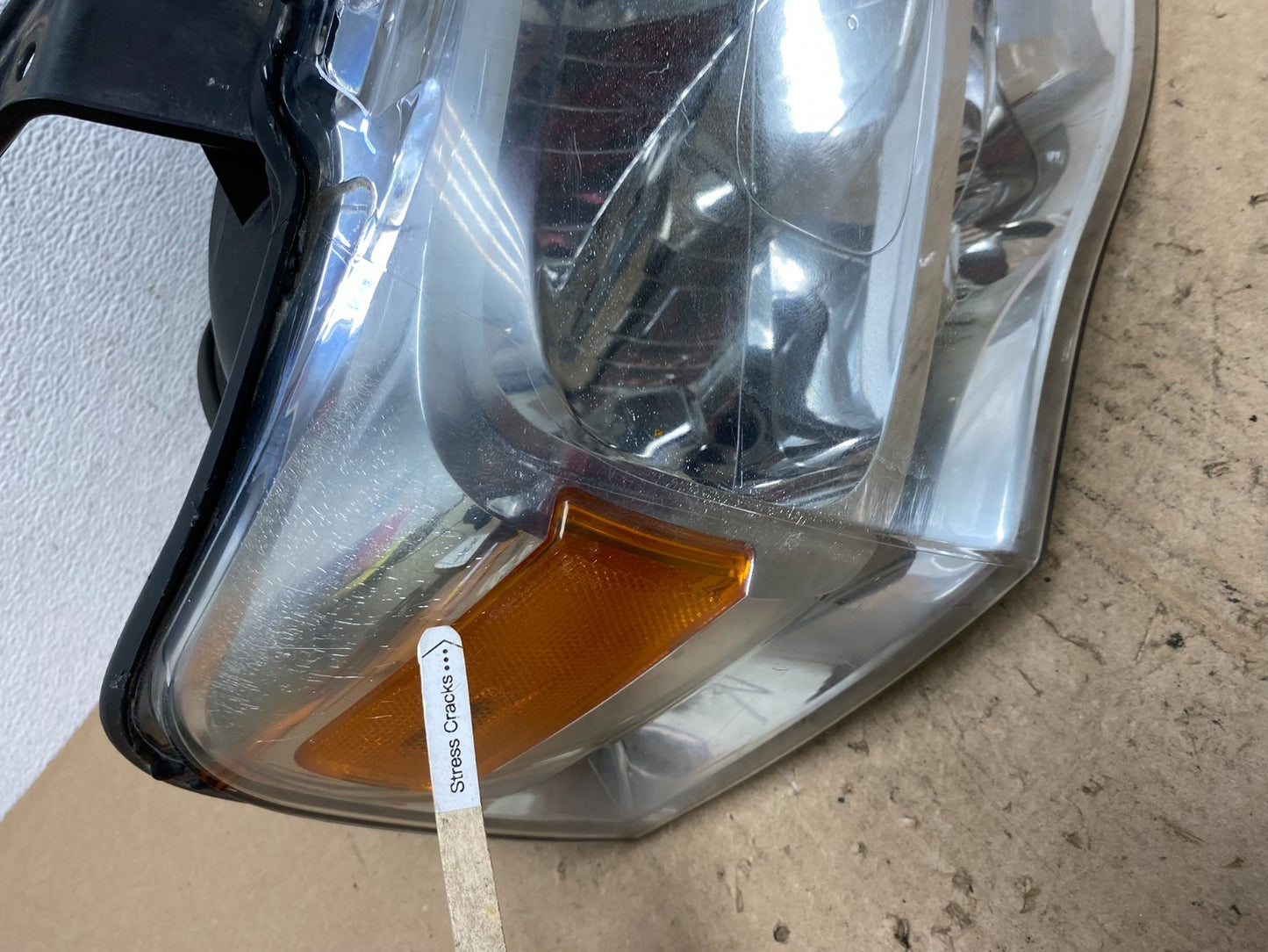 2007 to 2014 Ford Expedition Right Passenger RH side Headlight Halogen AE6604 DW4