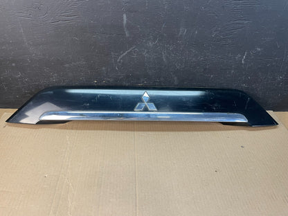 2007 to 2013 Mitsubishi Outlander Rear Hatch Tailgate Trim Molding OEM ac1921 DG0