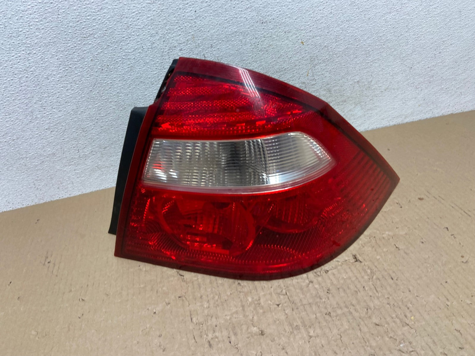 2005 2006 2007 Ford Five Hundred Right Passenger RH Tail Light AE9821 LK0