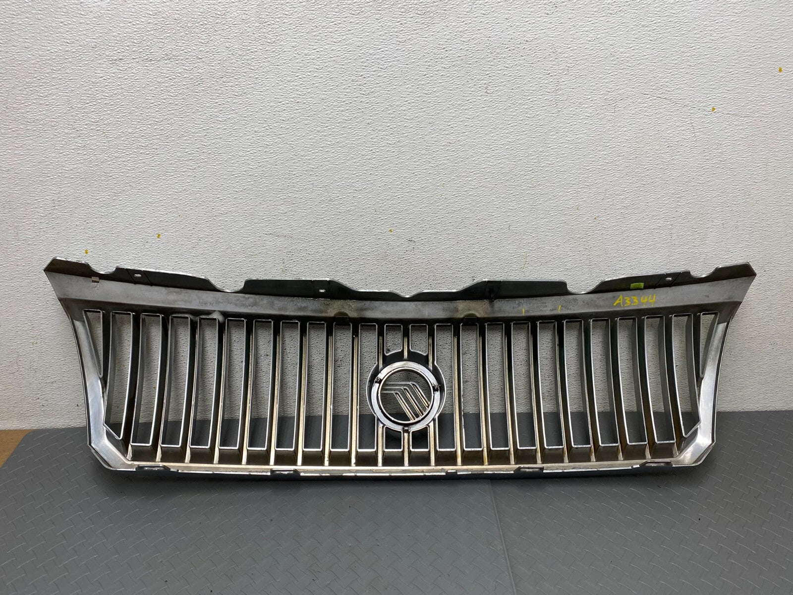 2002 to 2005 Mercury Mountaineer Front Upper Grill Grille Oem A3344 PS5