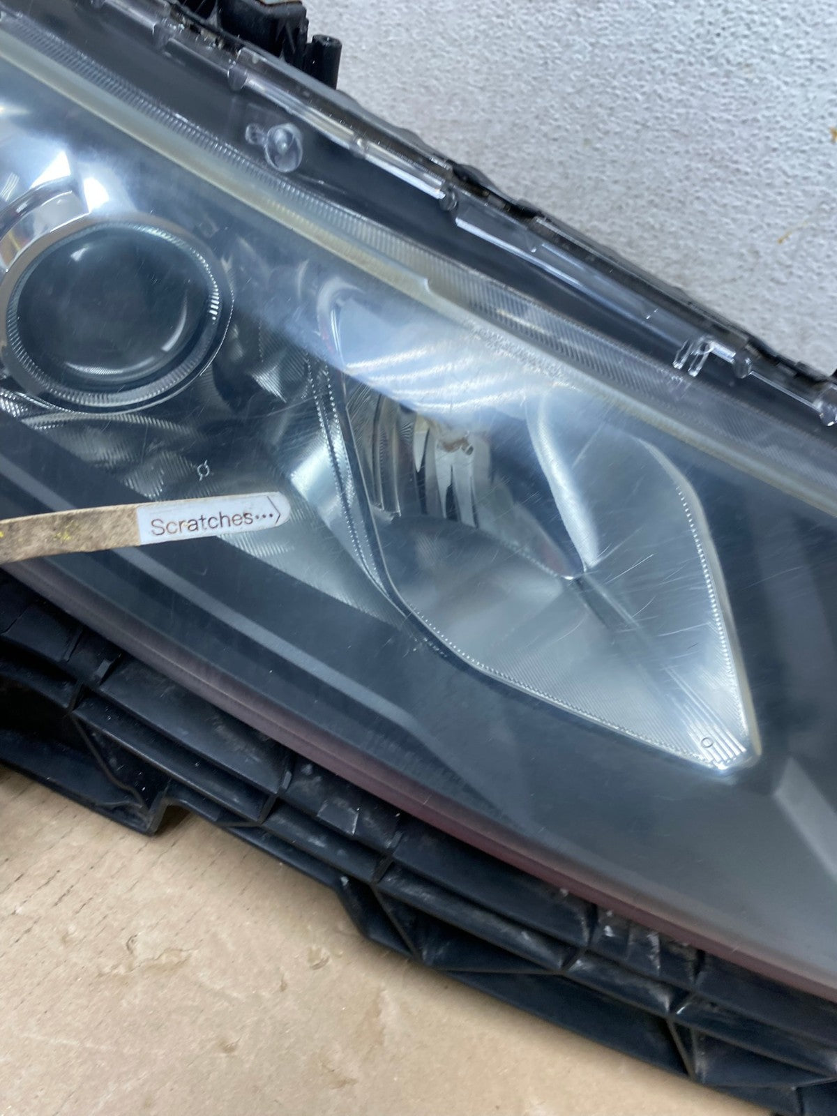 2010 - 2012 Honda Accord Crosstour Right Passenger RH Side Headlight AF3106 LK3