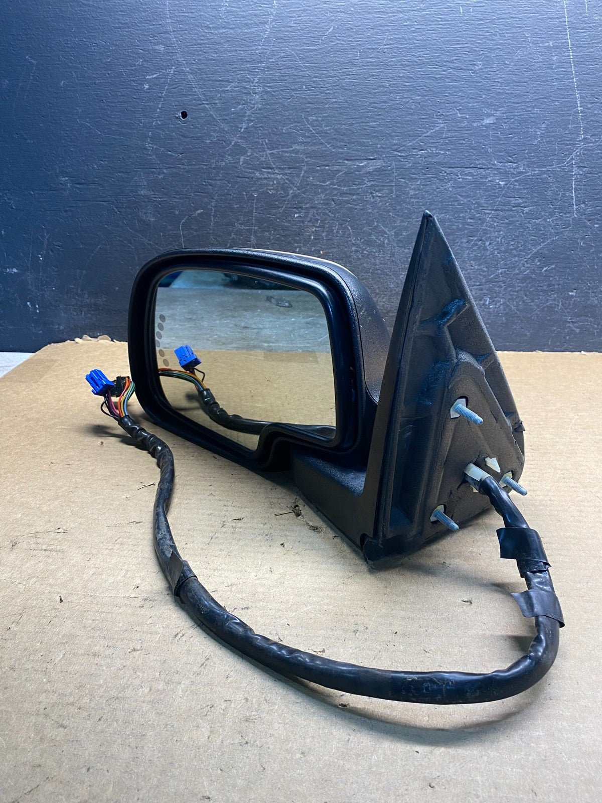 2003-2006 Chevrolet Tahoe Suburban Left Driver LH Turn Door Mirror AD9936 DW11