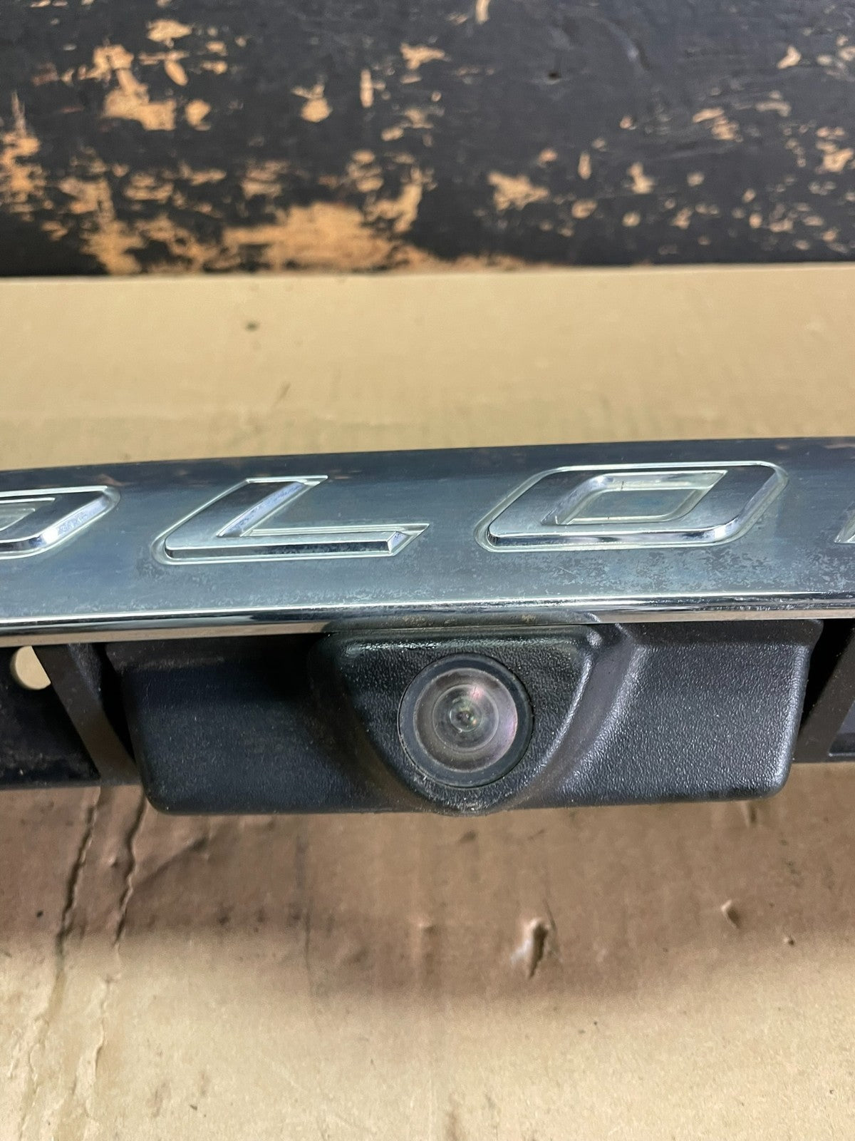 2011 to 2014 Ford Explorer Rear Tailgate Gate Trim Molding With Camera AA8900 DG3