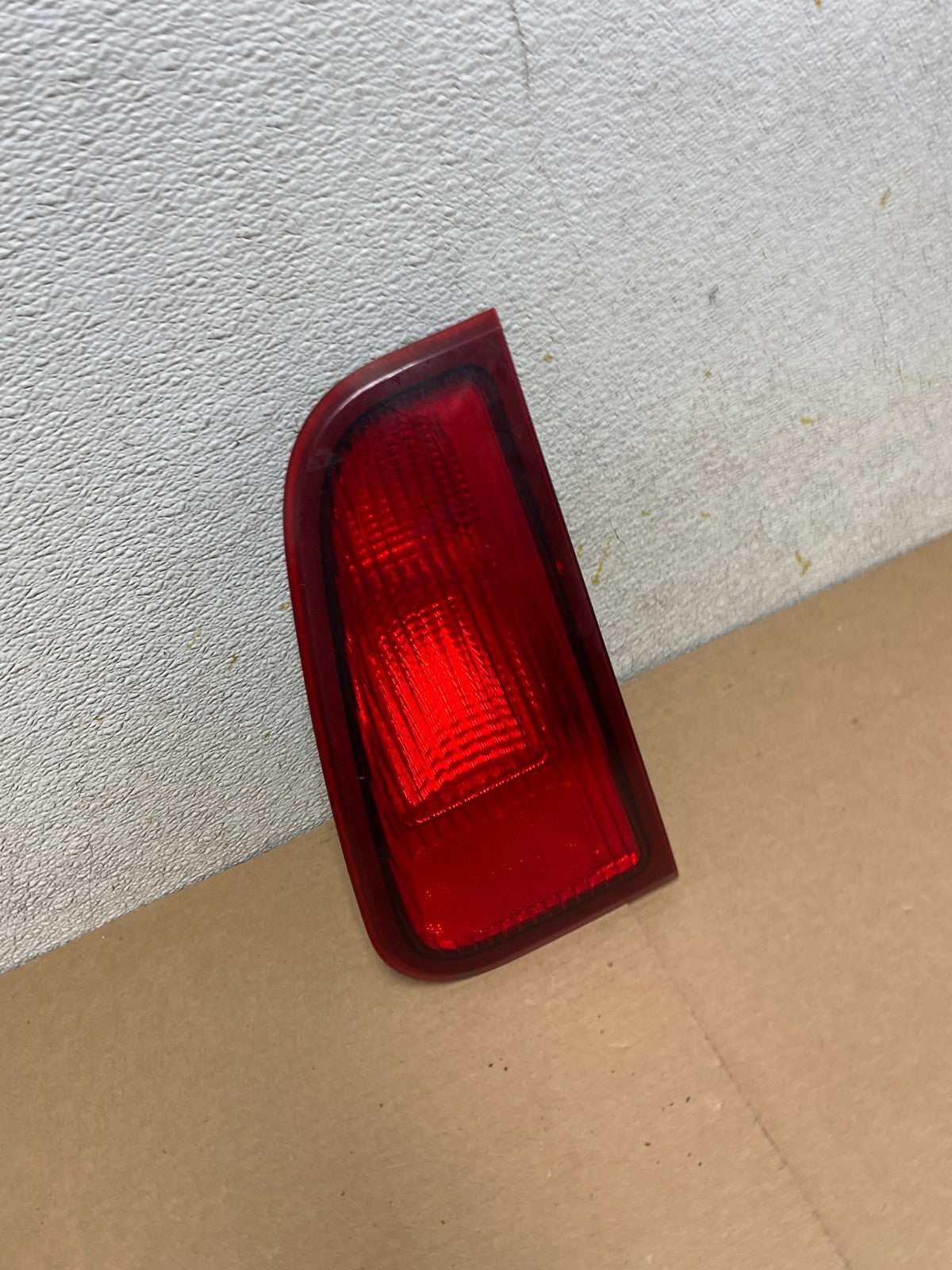 2003-2006 Lincoln Navigator Right Passenger RH Inner Tail Light OEM P4435 DW2