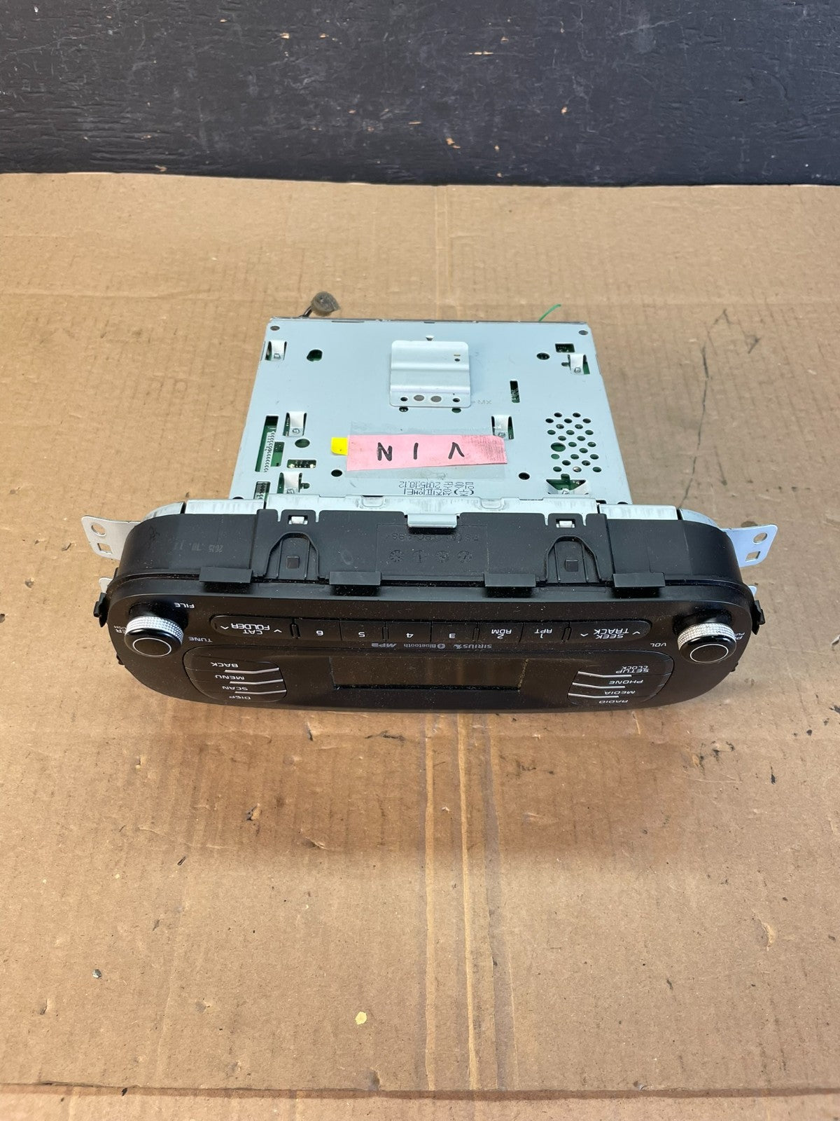 2017 to 2019 Kia Soul 96170-b2490ca AM/FM MP3 Playback Satellite Radio AE7700 DW7