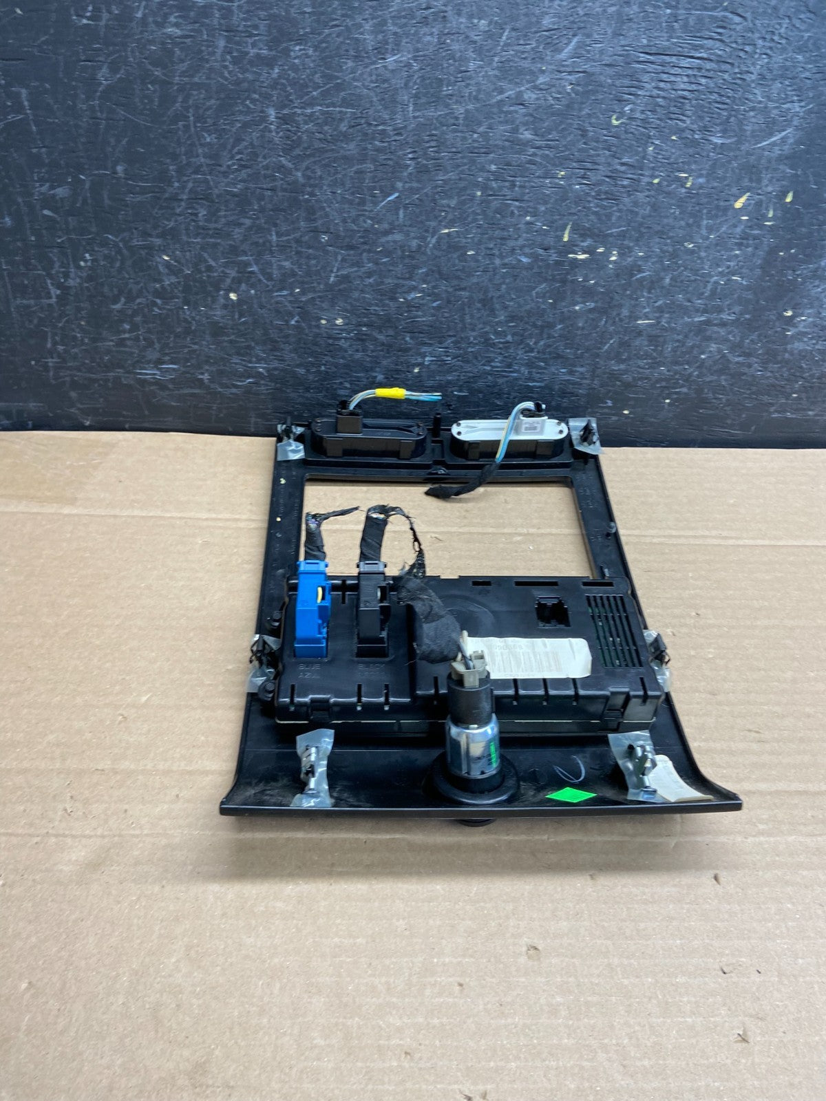 2007 - 2014 Ford Expedition Temperature Climate Control w/ Radio Bezel AG5078 DG3