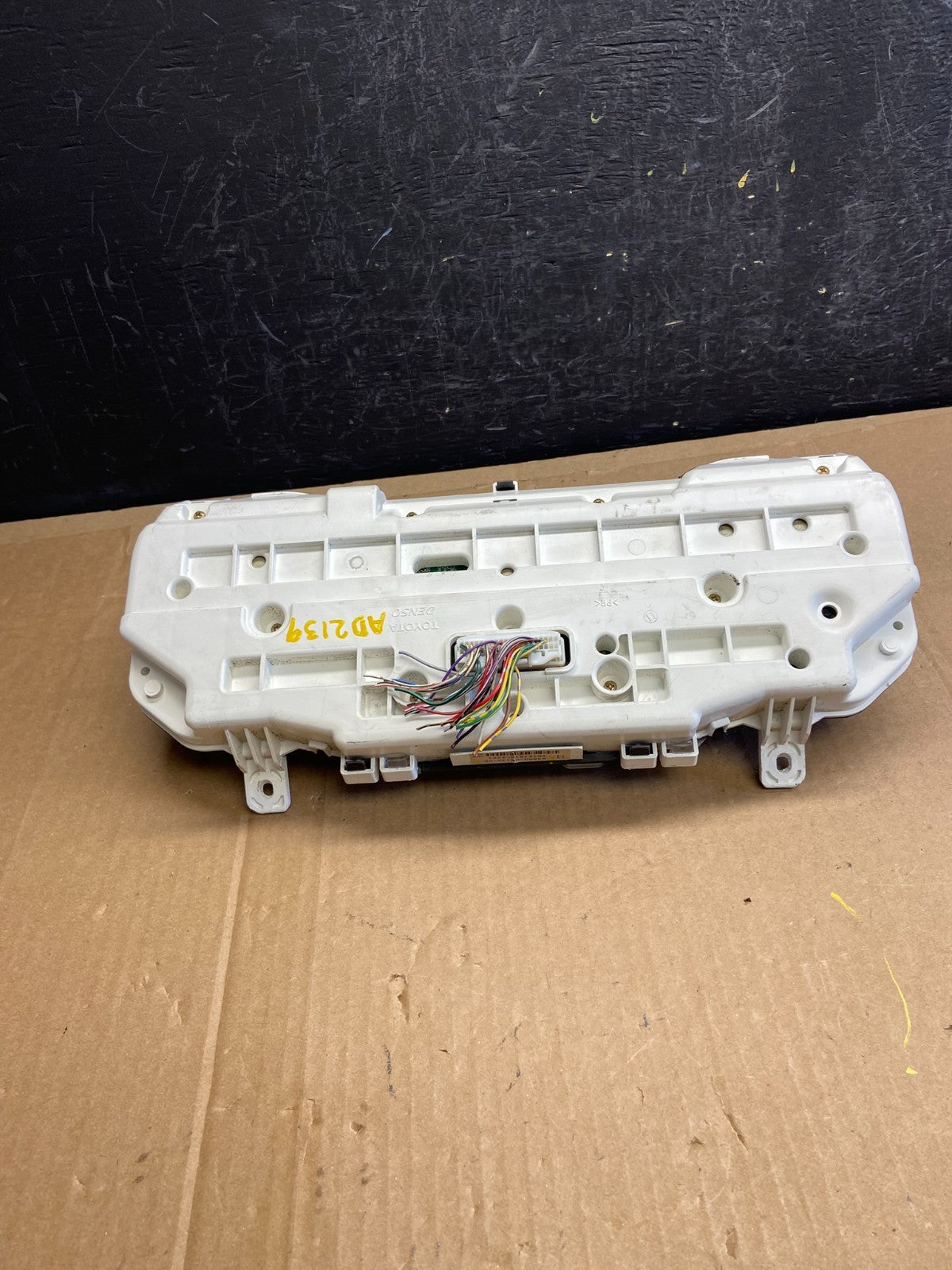 2004 2005 Toyota Sienna Speedometer Cluster Gauge AD2139 DG5