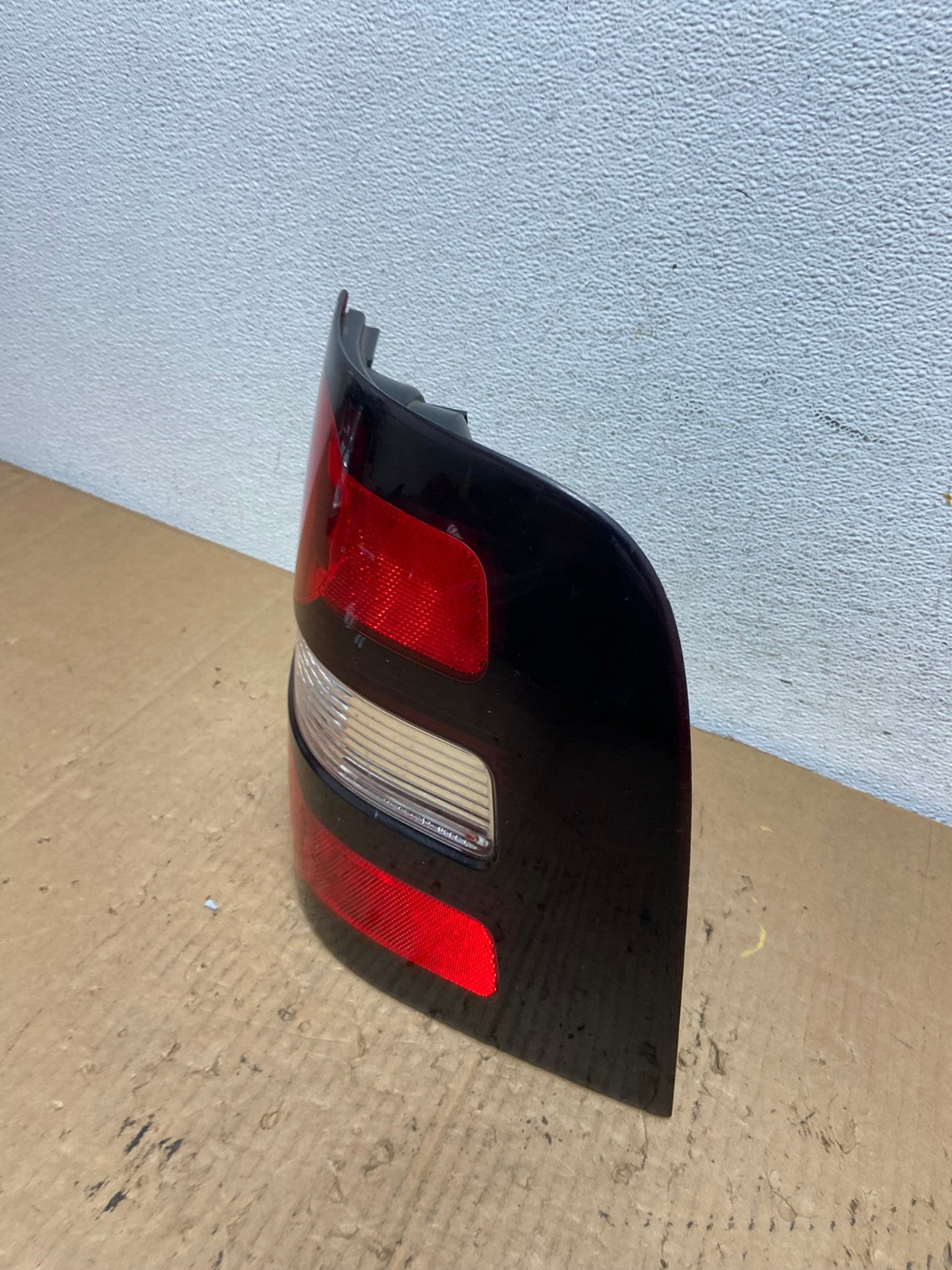 2006 to 2010 Ford Explorer Right Passenger Side Tail light AD2371 LK1