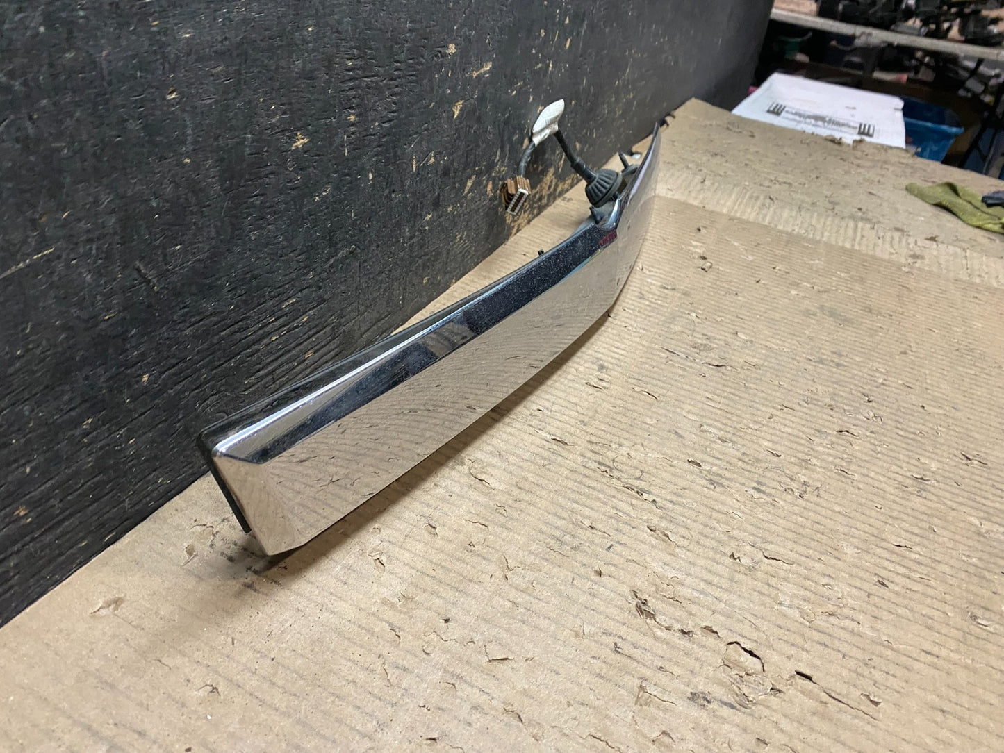 2010-2015 Cadillac SRX Rear Liftgate Tailgate Finish Molding W/ Camera W6184 DG2