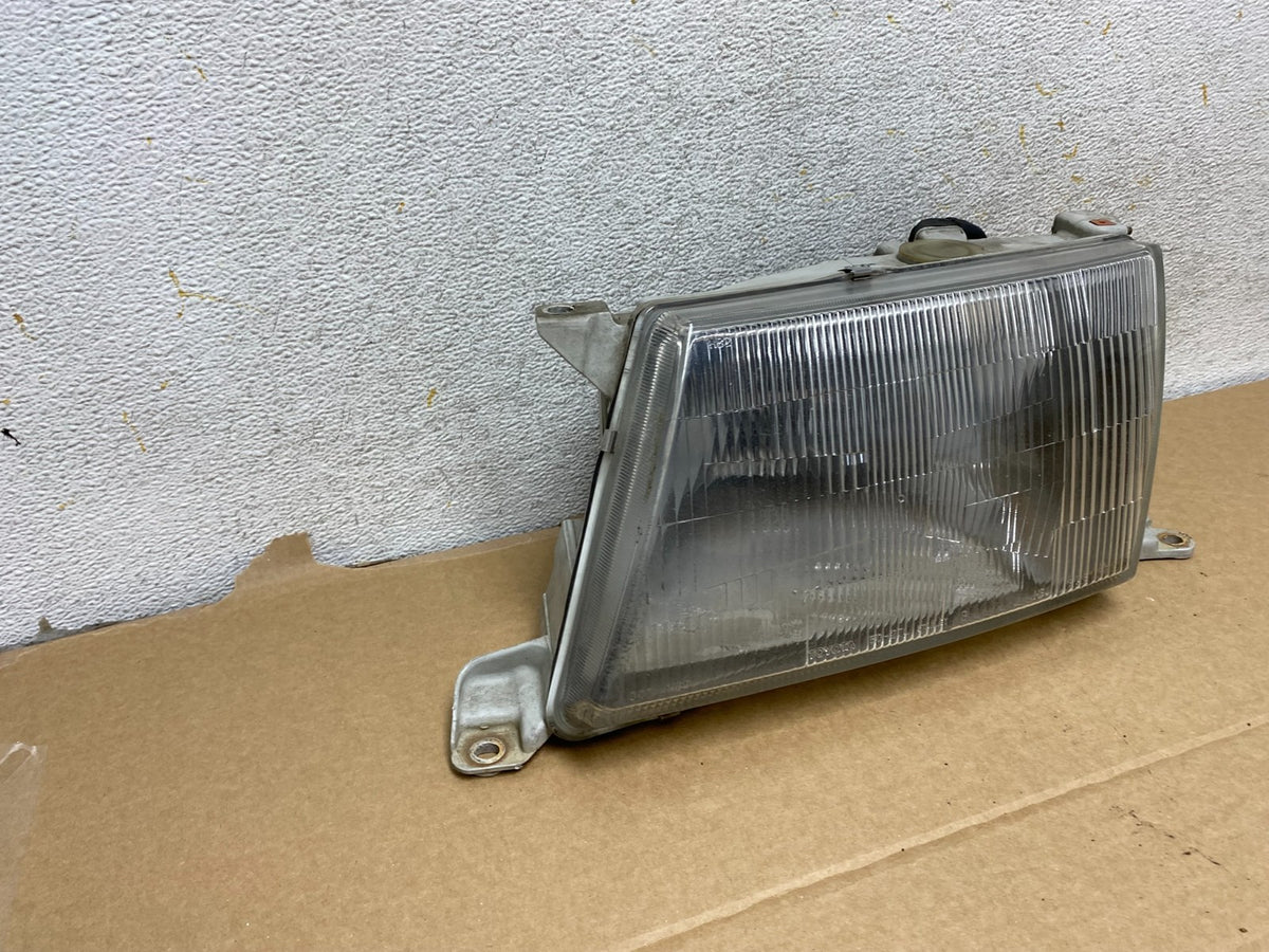 1995 to 1997 Lexus LS400 Left Driver LH Side Headlight Turn Signal AH7716 DG1