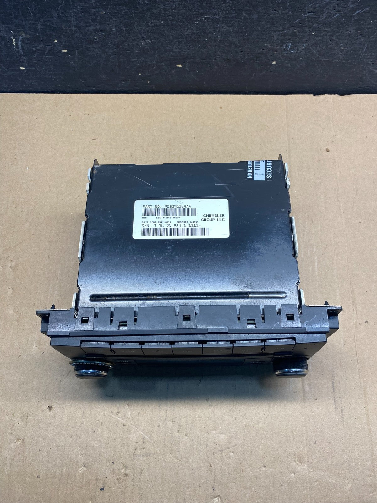 2007 2014 Jeep Dodge Chrysler Screen Display CD Player Satellite Radio AE7403 DG3
