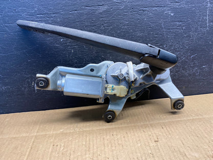 2005 to 2009 Subaru Legacy Outback Rear Windshield Wiper Motor AD48600