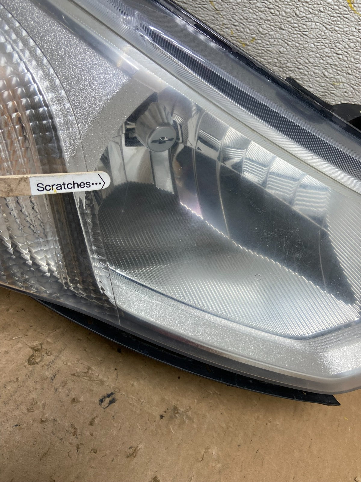 2015 2018 Chevrolet City Express Right Pasenger  Side Halogen Headlight z7963 DG3