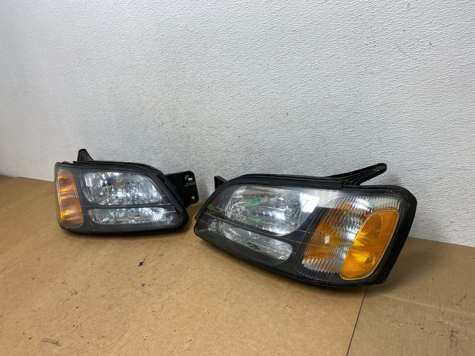 2001 to 2004 Subaru Legacy Outback Left+Right Headlights DEPO AE4825 DW1
