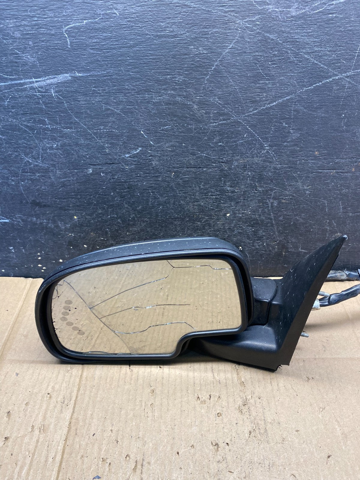 2003-2006 Chevrolet Tahoe Suburban Left Driver LH Turn Door Mirror OEM S2198 DG9