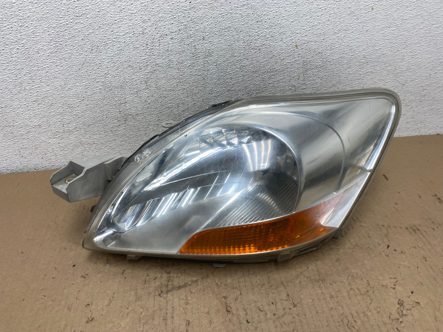 2007 2008 2009 Toyota Yaris Left Driver LH Halogen Headlight AF4240 LK0