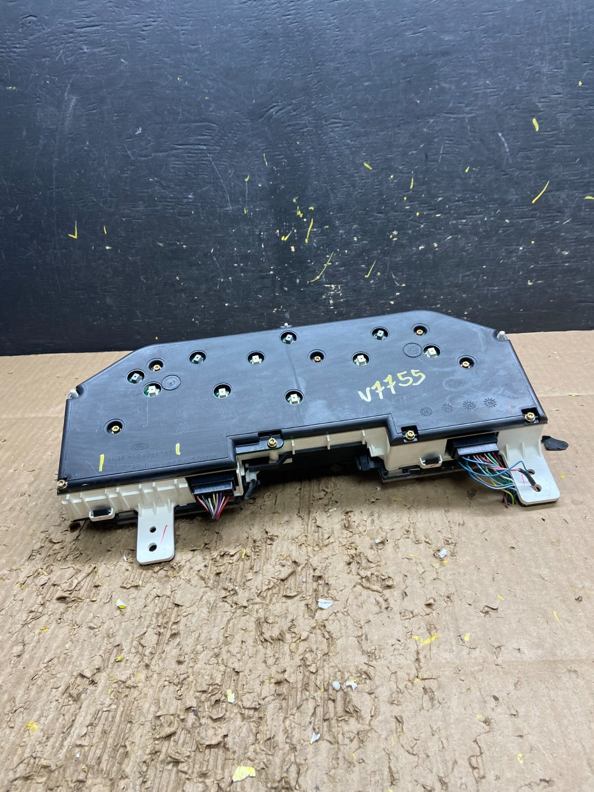 2002 Ford Explorer Speedometer Cluster Gauge OEM V7755 DG5