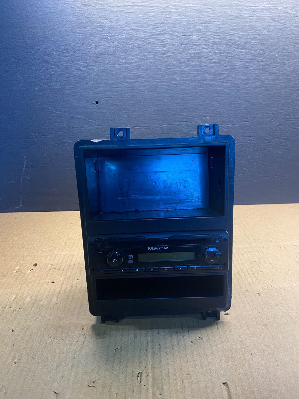 2015 Mack CXU613 Radio OEM AB43250