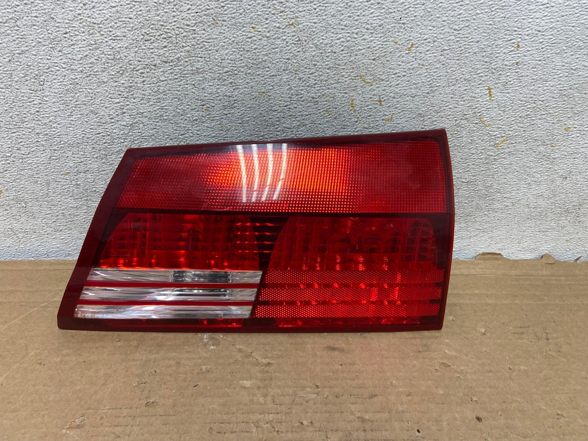 2004-2005 Toyota Sienna Right Passenger RH Side Inner Tail Light AH8849 LK0