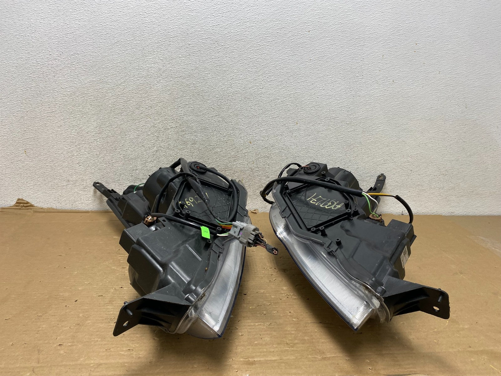 2010 2011 2012 Subaru Legacy Outback Left+Right Halogen Headlights AG9271 DW7